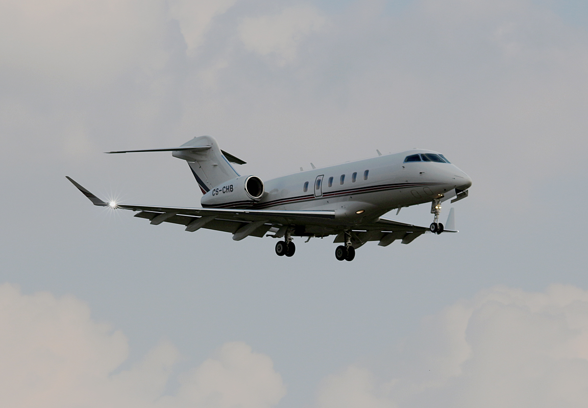 NetJets Europe, BD-100-1A10 Challenger 350, CS-CHB, TXL, 23.09.2016