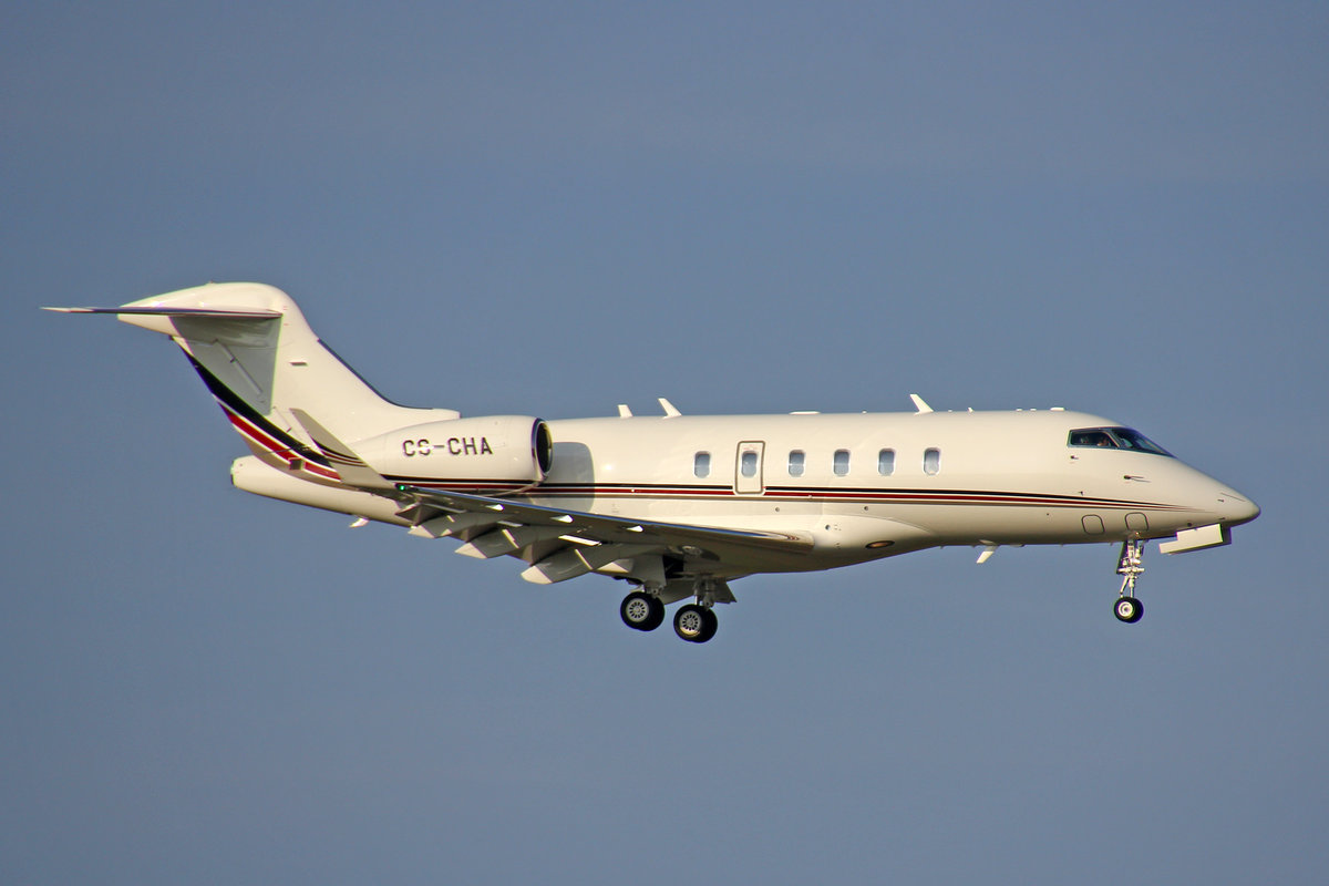 NetJets Europe, CS-CHA, Bombardier Challenger 350, 25.März 2017, ZRH Zürich, Switzerland.