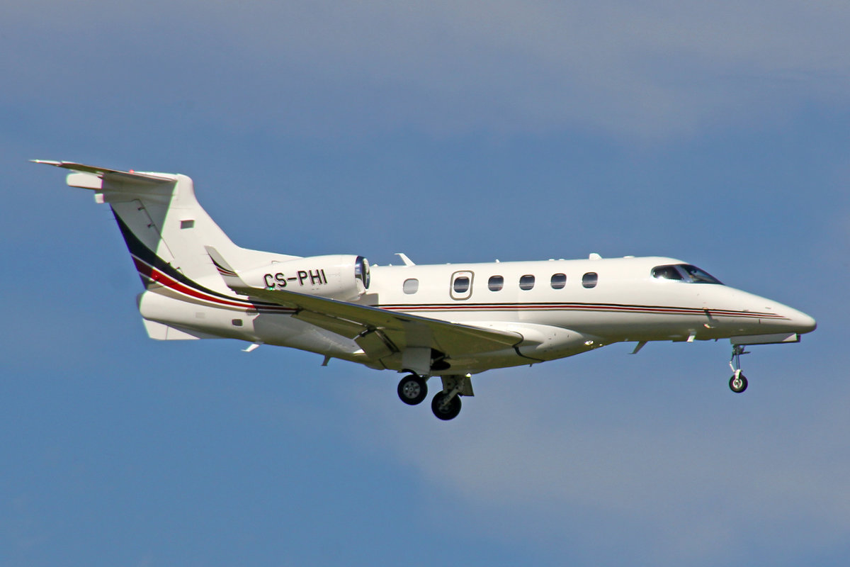 NetJets Europe, CS-PHI, Embraer EMB-505 Phenom 300, 29.Juli 2017, ZRH Zürich, Switzerland.