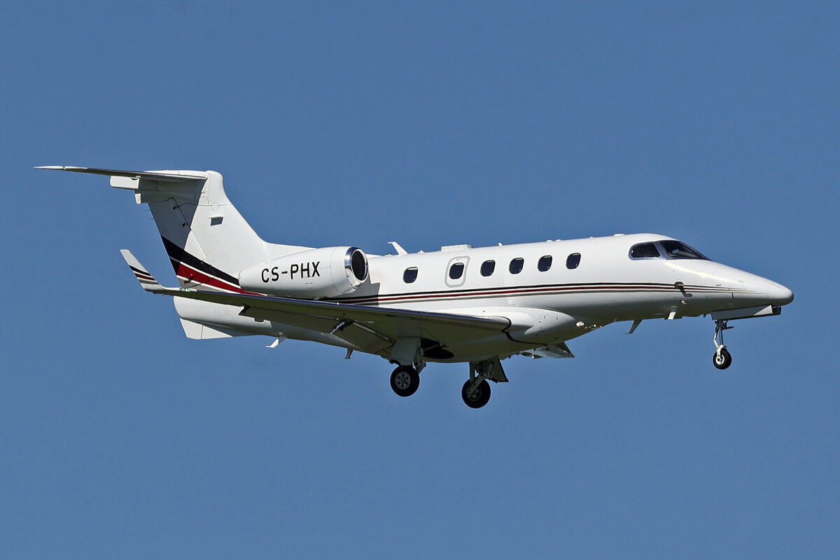NetJets Europe, CS-PHX, Embraer EMB-505 Phenom 300, msn: 50500720, 23.April 2026, ZRH Zürich, Switzerland.