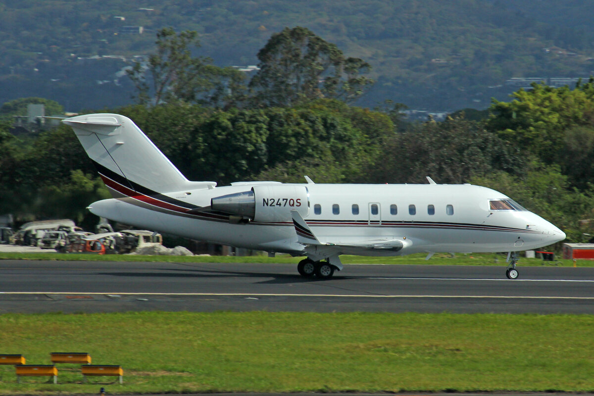 NetJets, N247QS, Bombardier Challenger 650, msn: 6171, 24.März 2023, SJO San José, Costa Rica.