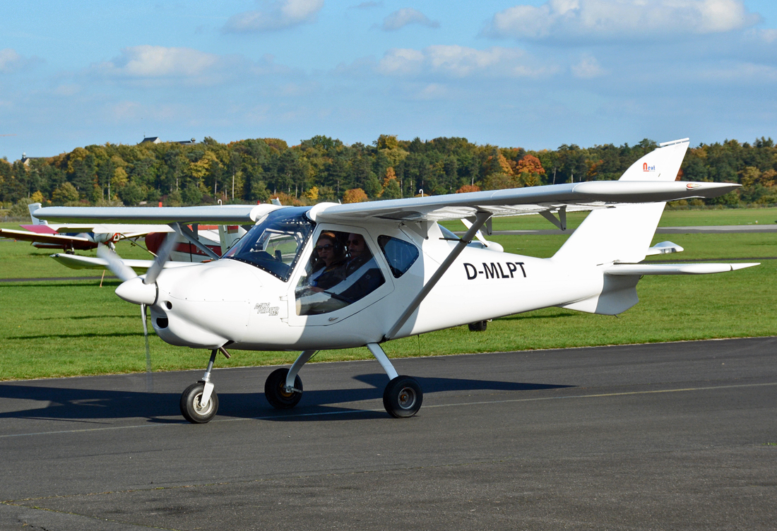 Next Aircraft - MD 3 Rider Mk2, D-MLPT, taxy in EDKB - 23.10.2015