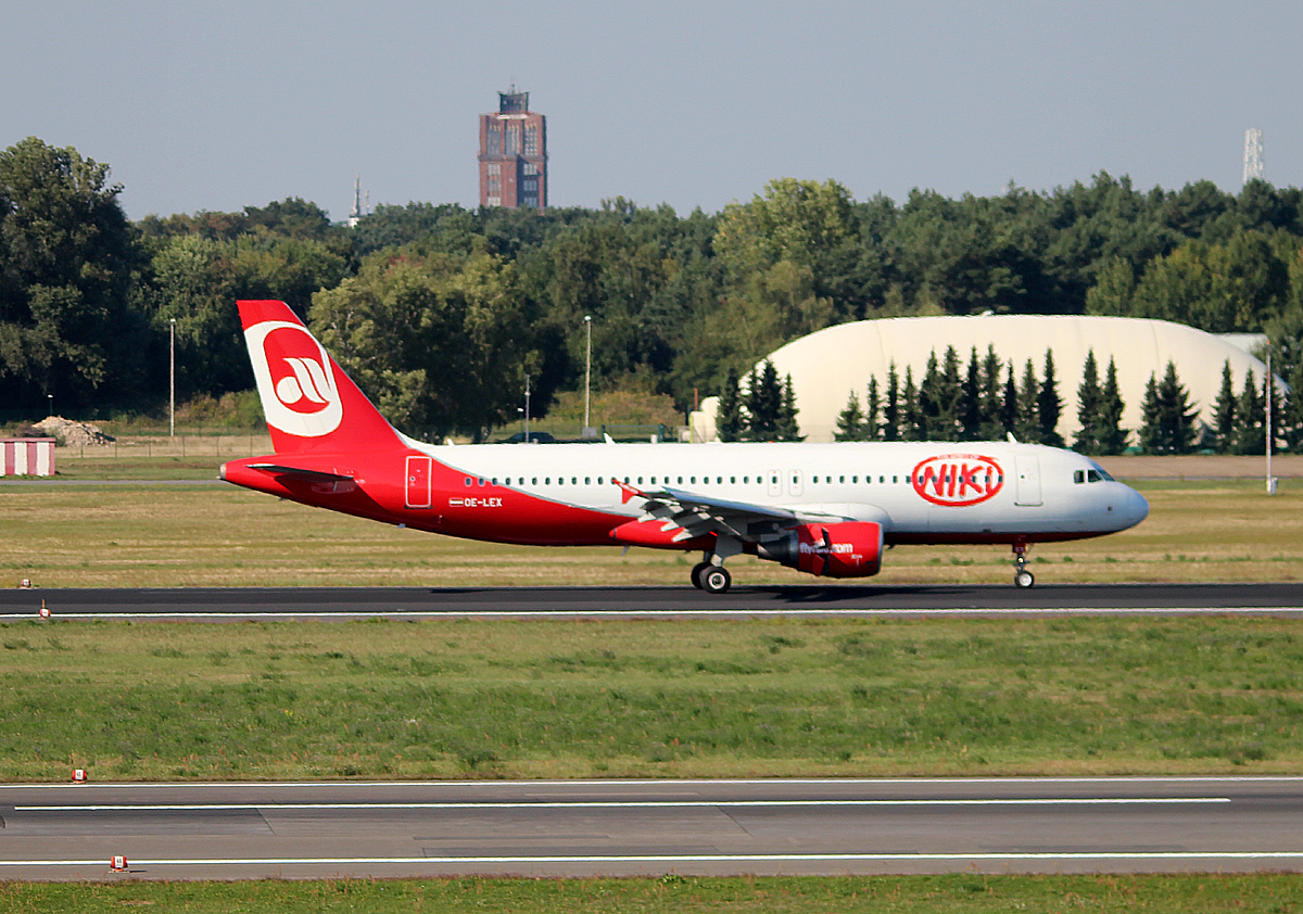 Niki A 320-214 OE-LEX bnach der Landung in Berlin-Tegel am 06.09.2013