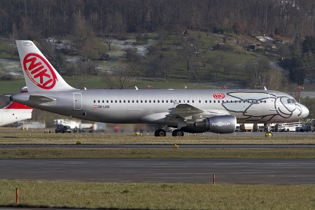 Niki, OE-LEB, Airbus, A320-214, 26.01.2014, ZRH, Zuerich, Switzerland 




