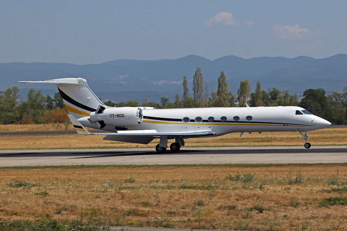 Nomad Aviation, T7-BGD, Gulfstream G-V, msn: 529, 29.Juli 2026, BSL Basel - M�hlhausen, Switzerland.