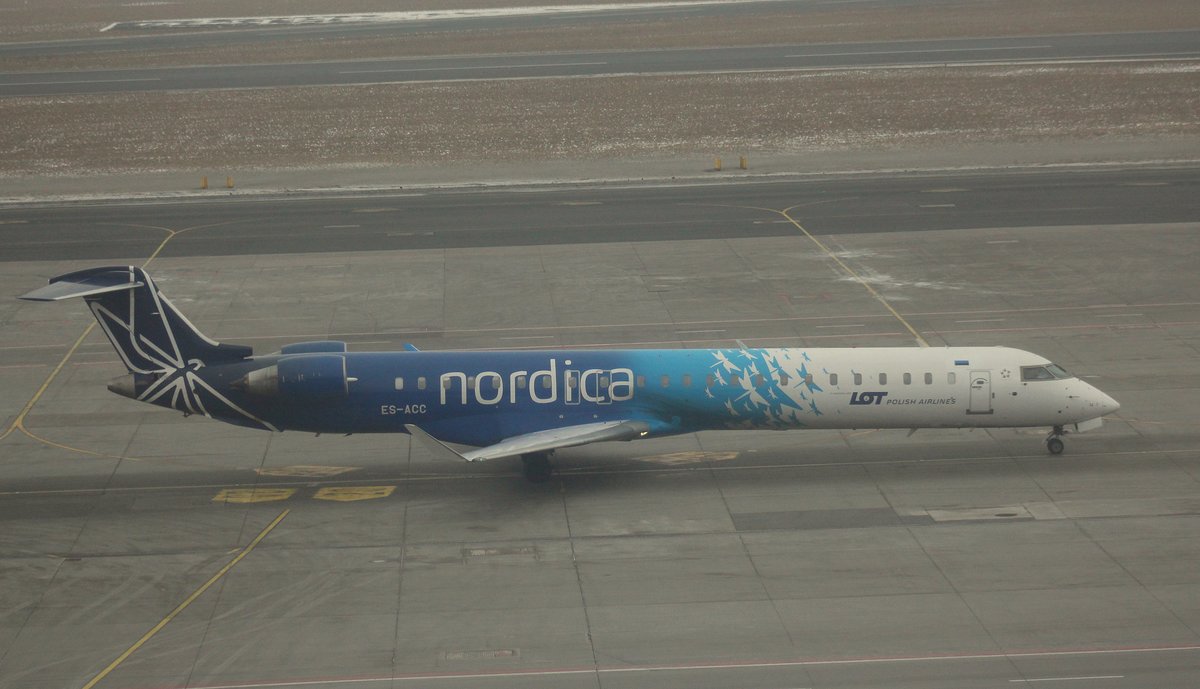 Nordica, ES-ACC, (c/n 15262),Canadair Regional Jet CRJ900ER, 12.02.2017, WAW-EPWA, Warszawa, Polen (Operated for LOT) 