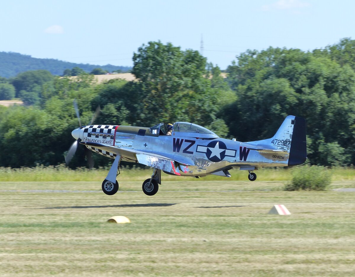 North America P-51D Mustang, Frances Dell, OO-NZW, Flugplatz Gelnhausen (EDFG), 11.7.2026