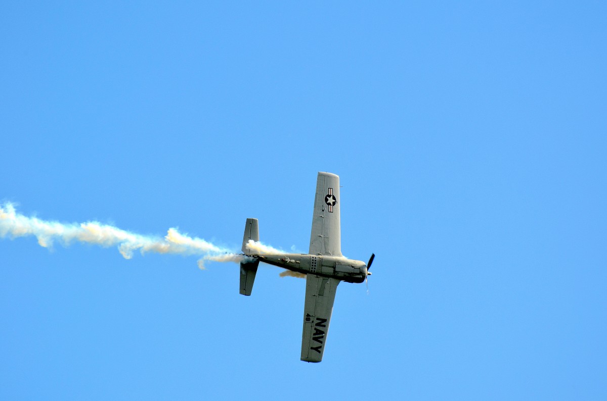 North American T-28C Trojan D-FUMY im Flugdisplay auf der ILA 2014 am 24.05.14