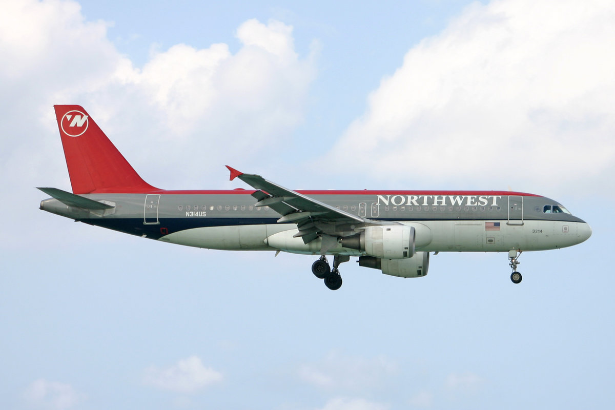 Northwest Airlines, N314US, Airbus A320-211, msn: 160, 01.Januar 2007, Montego Bay, Jamaika.
