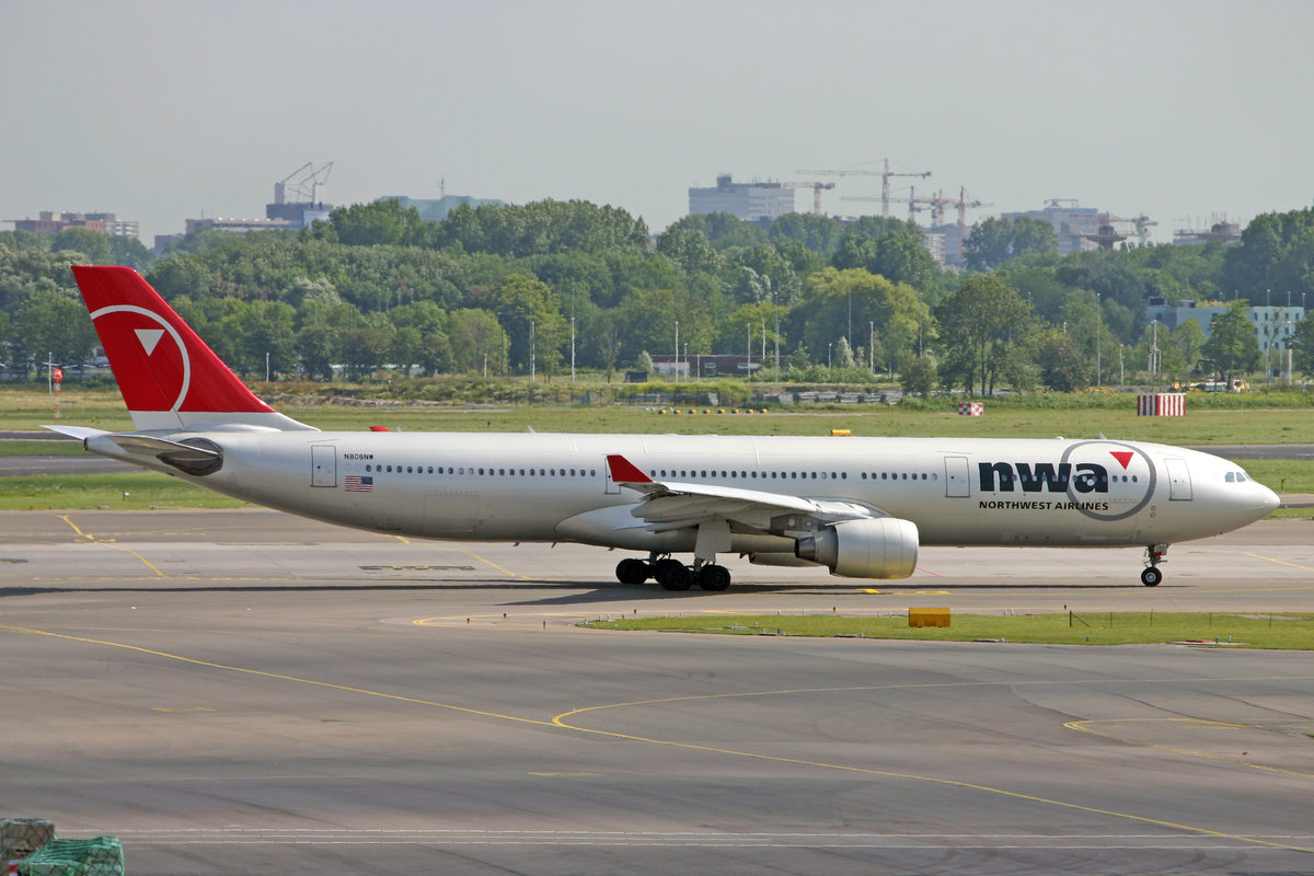 Northwest Airlines, N808NW, Airbus A330-323X, msn: 591, 15.Juli 2009, AMS Amsterdam, Netherland.