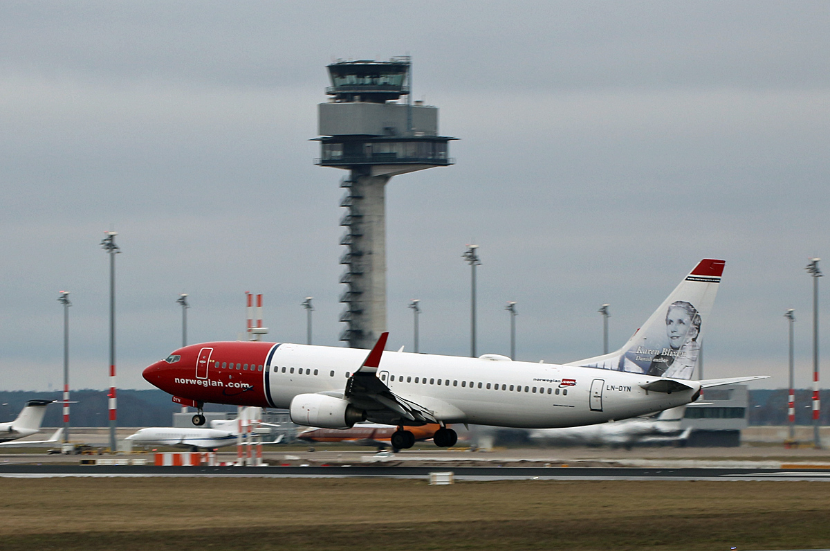 Norwegian Air Shuttle, Boeing B 737-8JP, LN-DYN, SXF, 22.02.2019
