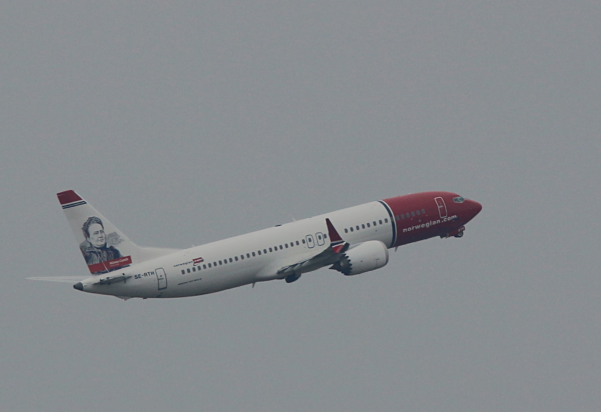 Norwegian Air Sweden, Boeing B 737 MAX 8, SE-RTH, BER, 12.04.2026
