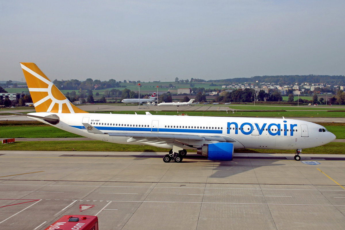 Novair, SE-RBF, Airbus A330-223, msn: 353, 23.Oktober 2004, ZRH Zürich, Switzerland.