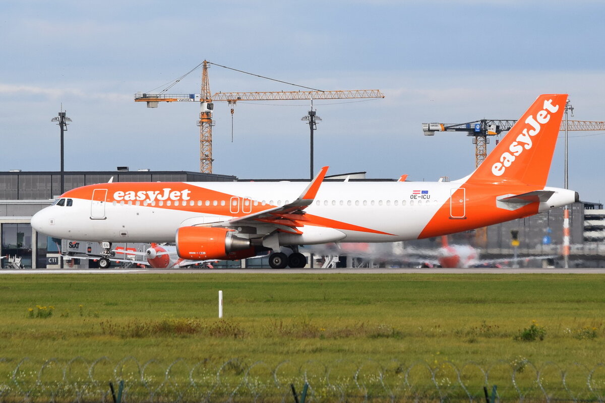 OE-ICU , easyJet Europe , Airbus A320-214(WL) , Berlin-Brandenburg  Willy Brandt  , BER , 17.10.2021