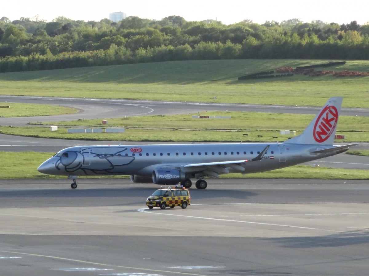 OE-IXF Niki Embraer ERJ-190LR (ERJ-190 bis 100 LR)  in Hamburg am 02.05.2014 gelandet