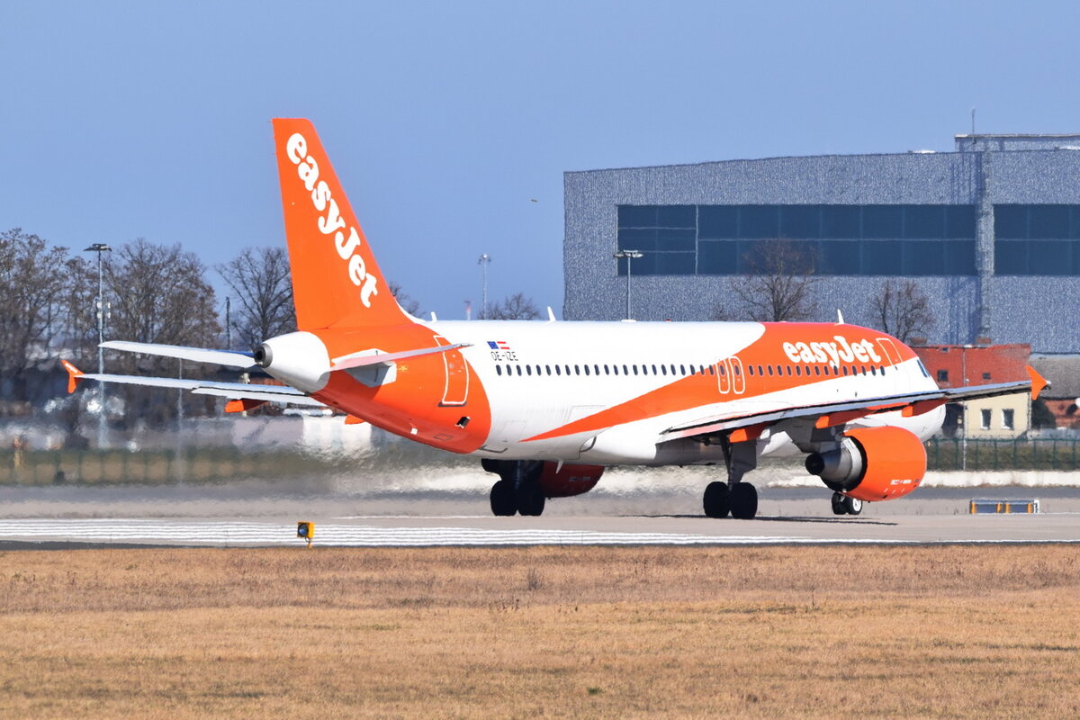 OE-IZE , easyJet Europe , Airbus A320-214 , 12.03.2022 , Berlin-Brandenburg  Willy Brandt  , BER , 