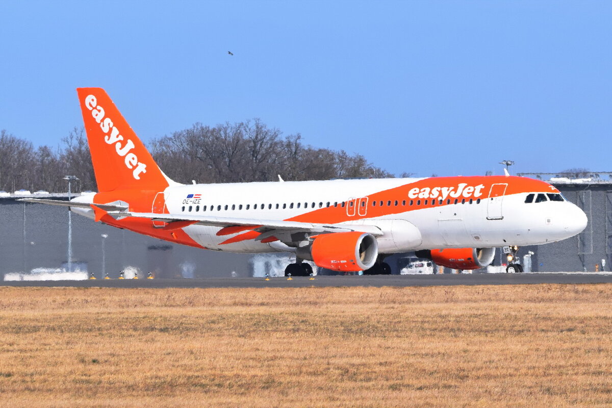 OE-IZE , easyJet Europe , Airbus A320-214 , 18.03.2022 , Berlin-Brandenburg  Willy Brandt  , BER , 