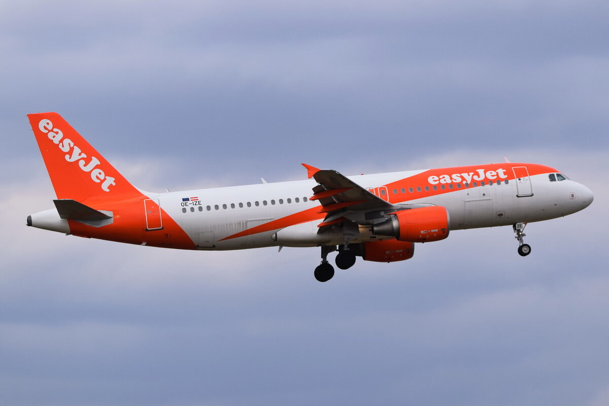 OE-IZE , easyJet Europe , Airbus A320-214 ,  Berlin-Brandenburg  Willy Brandt  , BER , 30.03.2022 , 