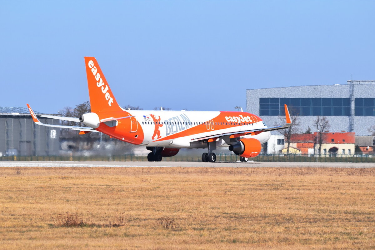 OE-IZQ , easyJet Europe , Airbus A320-214(WL) , 12.03.2022 , Berlin-Brandenburg  Willy Brandt  , BER ,


