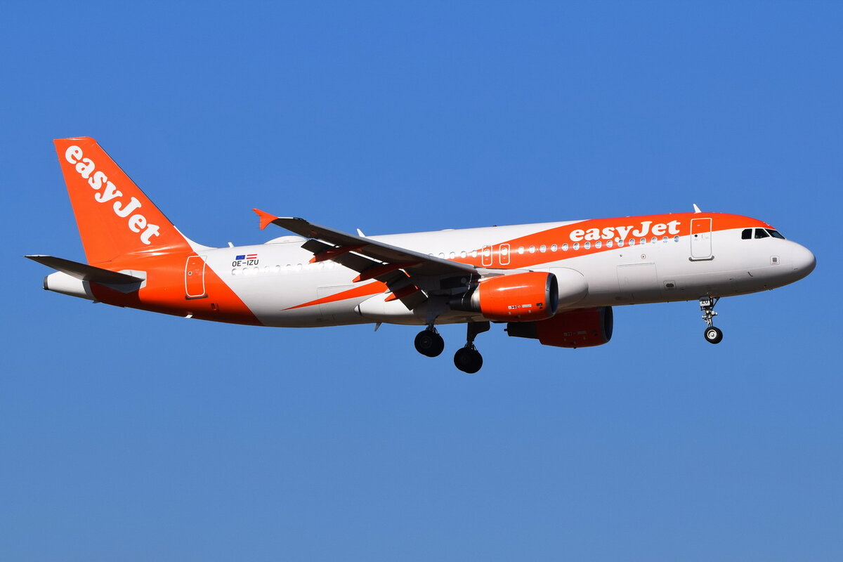 OE-IZU , easyJet Europe , Airbus A320-214 , 12.03.2022 , Berlin-Brandenburg  Willy Brandt  , BER ,