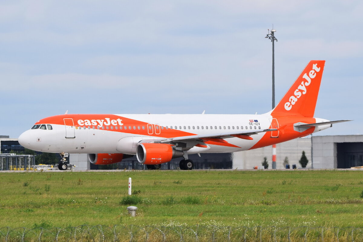 OE-IZV , easyJet Europe , Airbus A320-214 , Berlin-Brandenburg  Willy Brandt  , BER , 01.08.2021