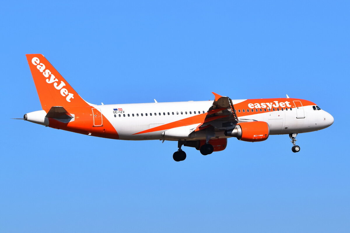 OE-IZV , easyJet Europe , Airbus A320-214 , 12.03.2022 , Berlin-Brandenburg  Willy Brandt  , BER ,