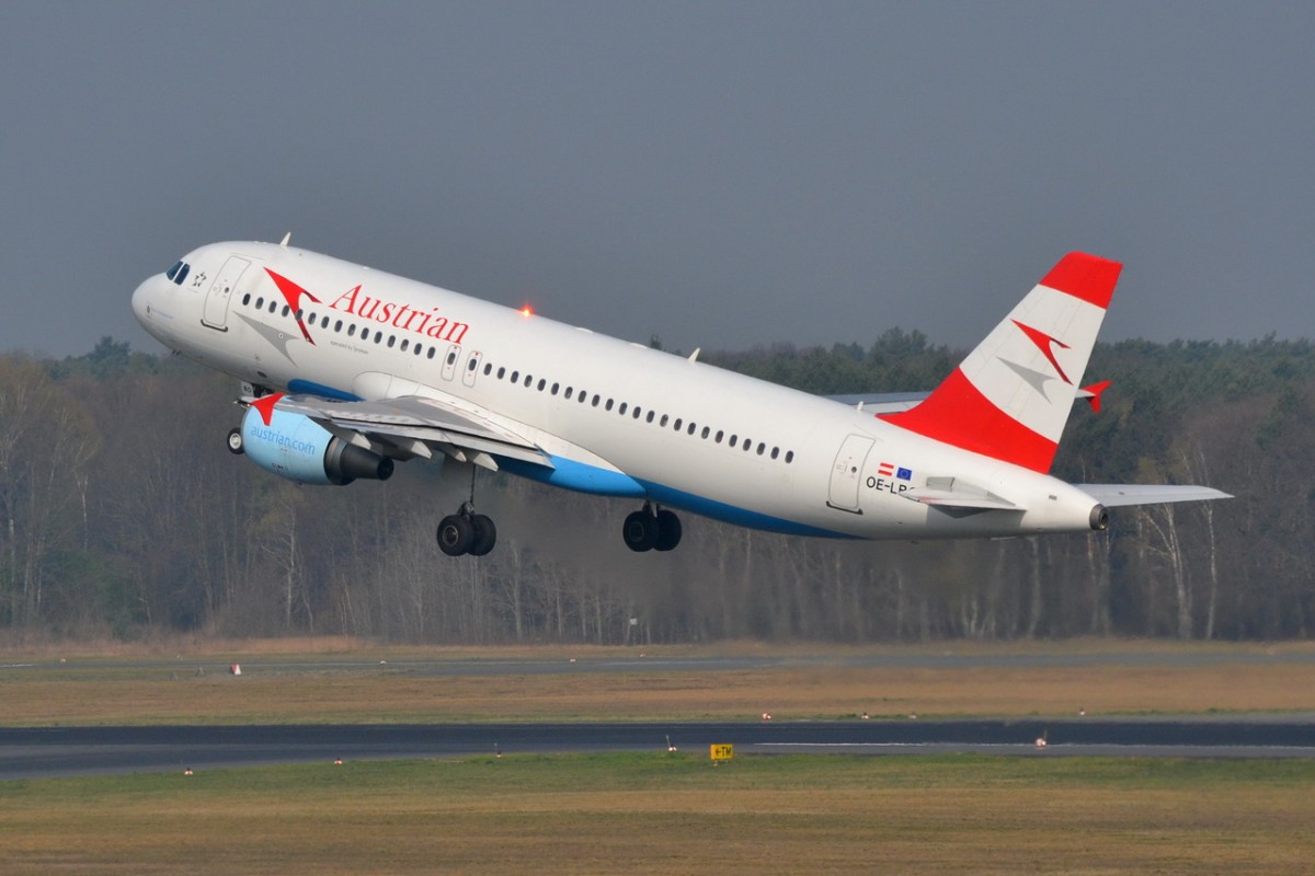 OE-LBO Austrian Airlines Airbus A320-214   gestartet in Tegel 03.04.2014