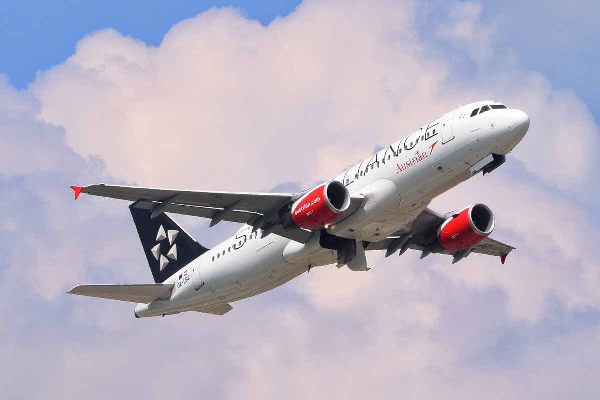 OE-LBZ Austrian Airlines Airbus A320-214  , MUC , 12.05.2018