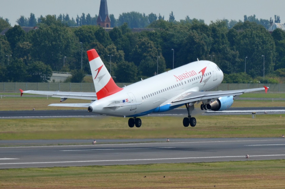 OE-LDD Austrian Airlines Airbus A319-112   in Tegel am 27.06.2014 gestartet