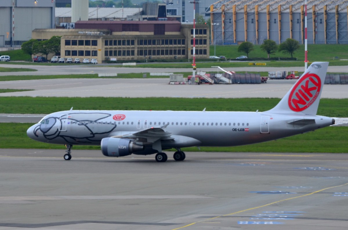 OE-LEB Niki Airbus A320-214   gelandet in Hamburg 04.05.2014