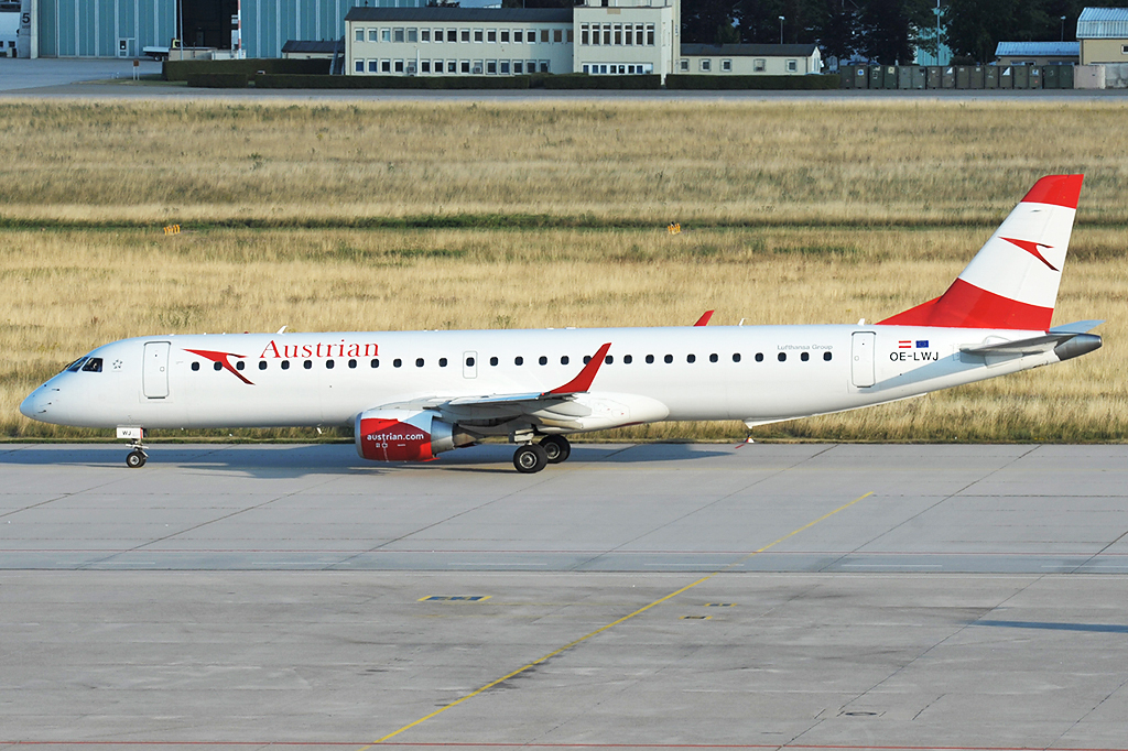 OE-LWJ Embraer 190-200LR 13.07.2018