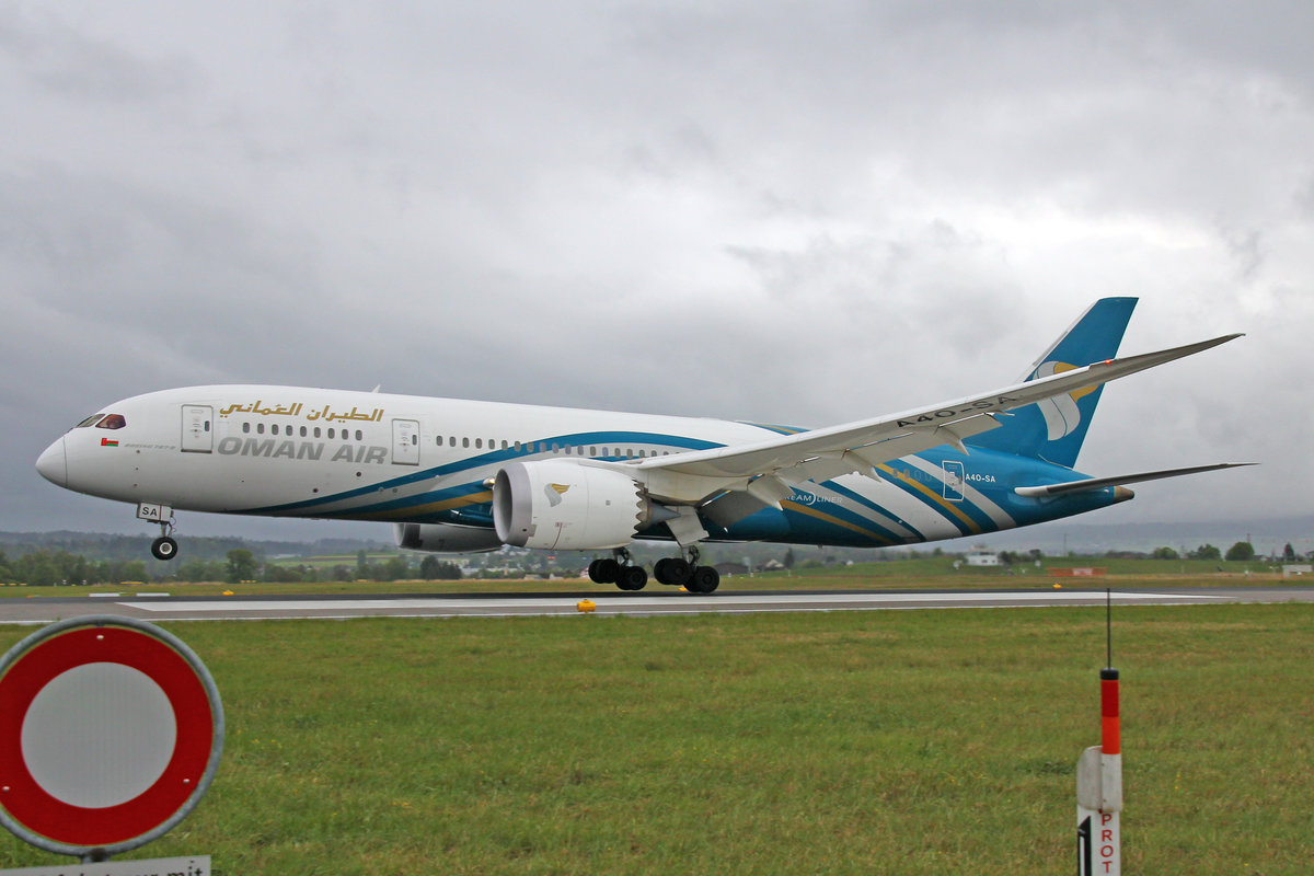 Oman Air, A4O-SA, Boeing 787-8, 1.Mai 2017, ZRH Zürich, Switzerland.