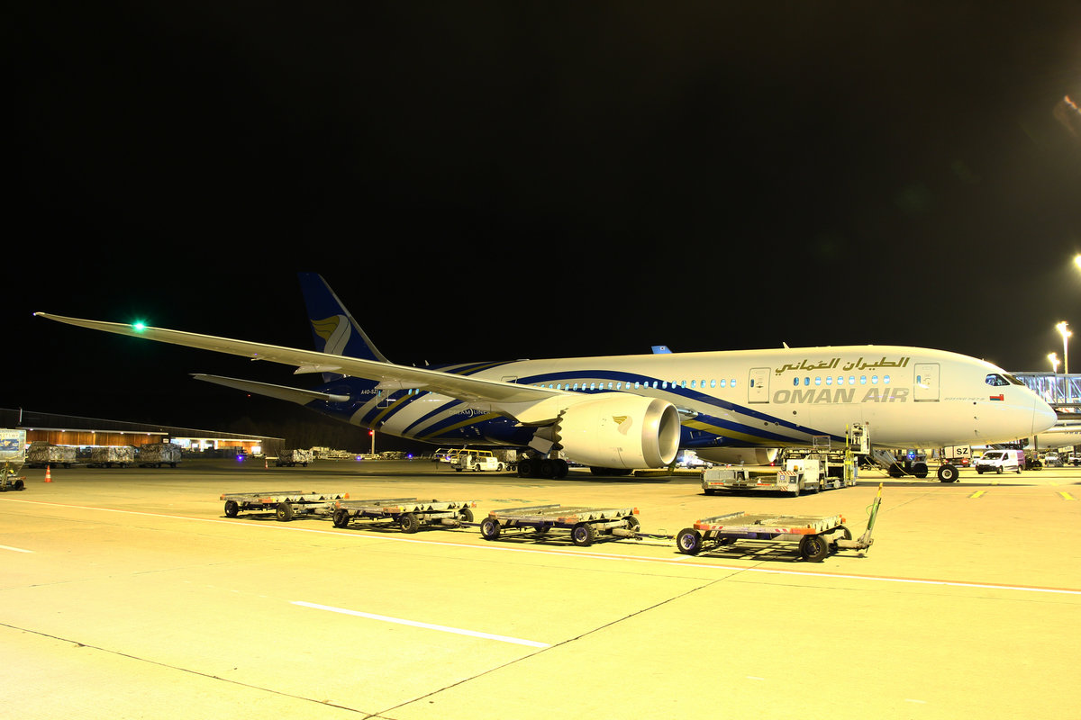 Oman Air, A4O-SZ, Boeing 787-8, 24.November 2016, ZRH Zürich, Switzerland.