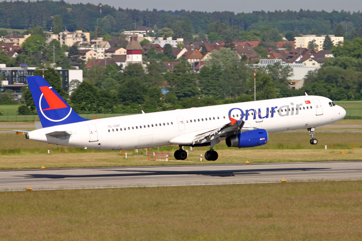 Onur Air, TC-OAF, Airbus A321-231, msn: 668, 10.Juni 2006, ZRH Zürich, Switzerland.
