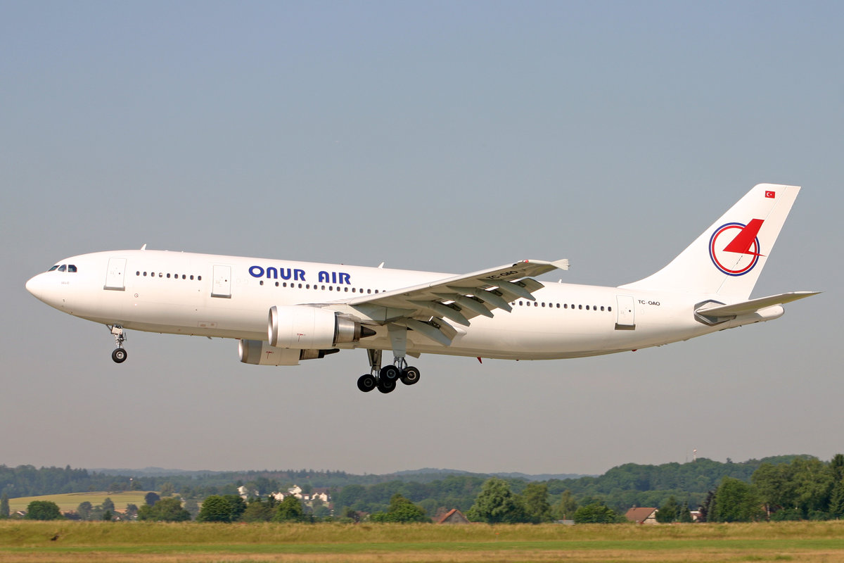 Onur Air, TC-OAO, Airbus A300-605R, msn: 764, 22.Juni 2005, ZRH Zürich, Switzerland.