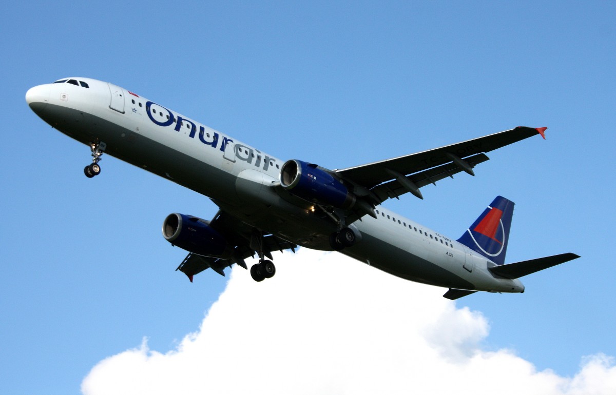 Onur Air, TC-OBV, (c/n 806), Airbus A 321-231, 14.10.2014, HAM-EDDH, Hamburg, Germany 