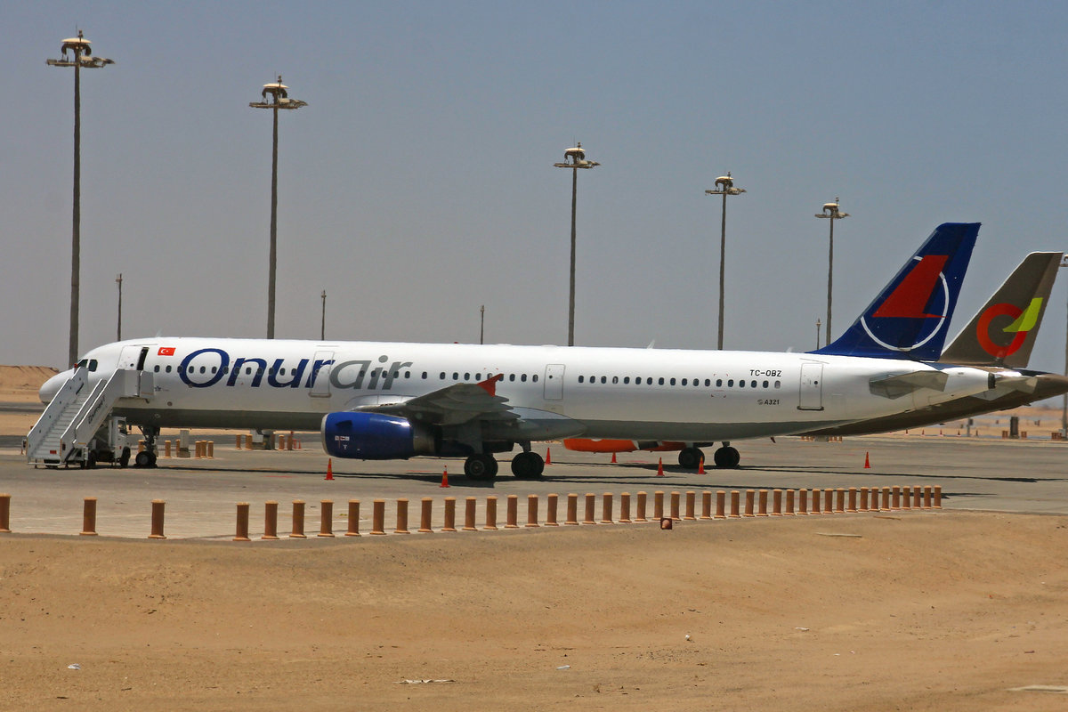 Onur Air, TC-OBZ, Airbus A321-131, msn: 811, 10.Juni 2019, HRG Hurghada, Egypt.