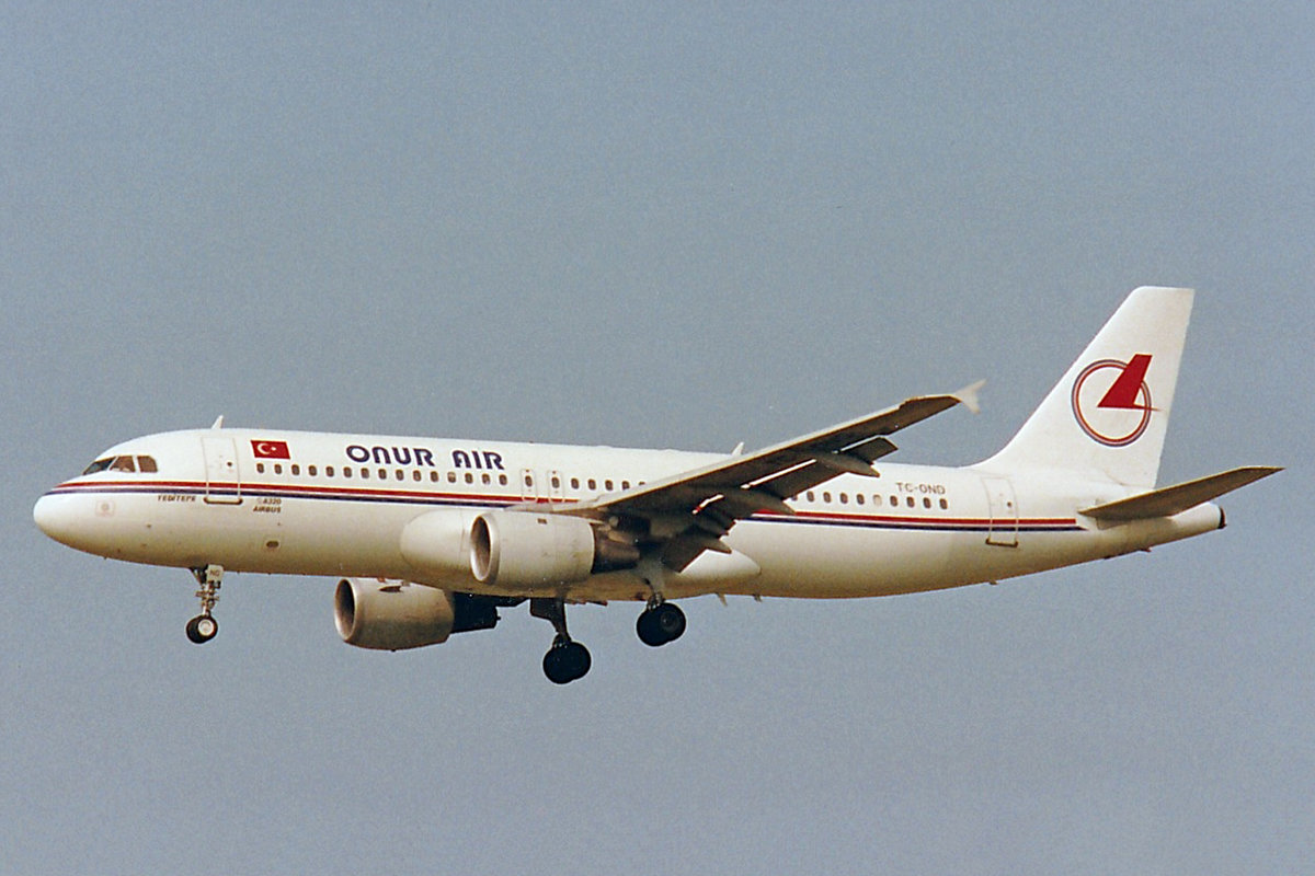 Onur Air, TC-OND, Airbus A320-211, msn: 371, Juli 1994, ZRH Zürich, Switzerland.