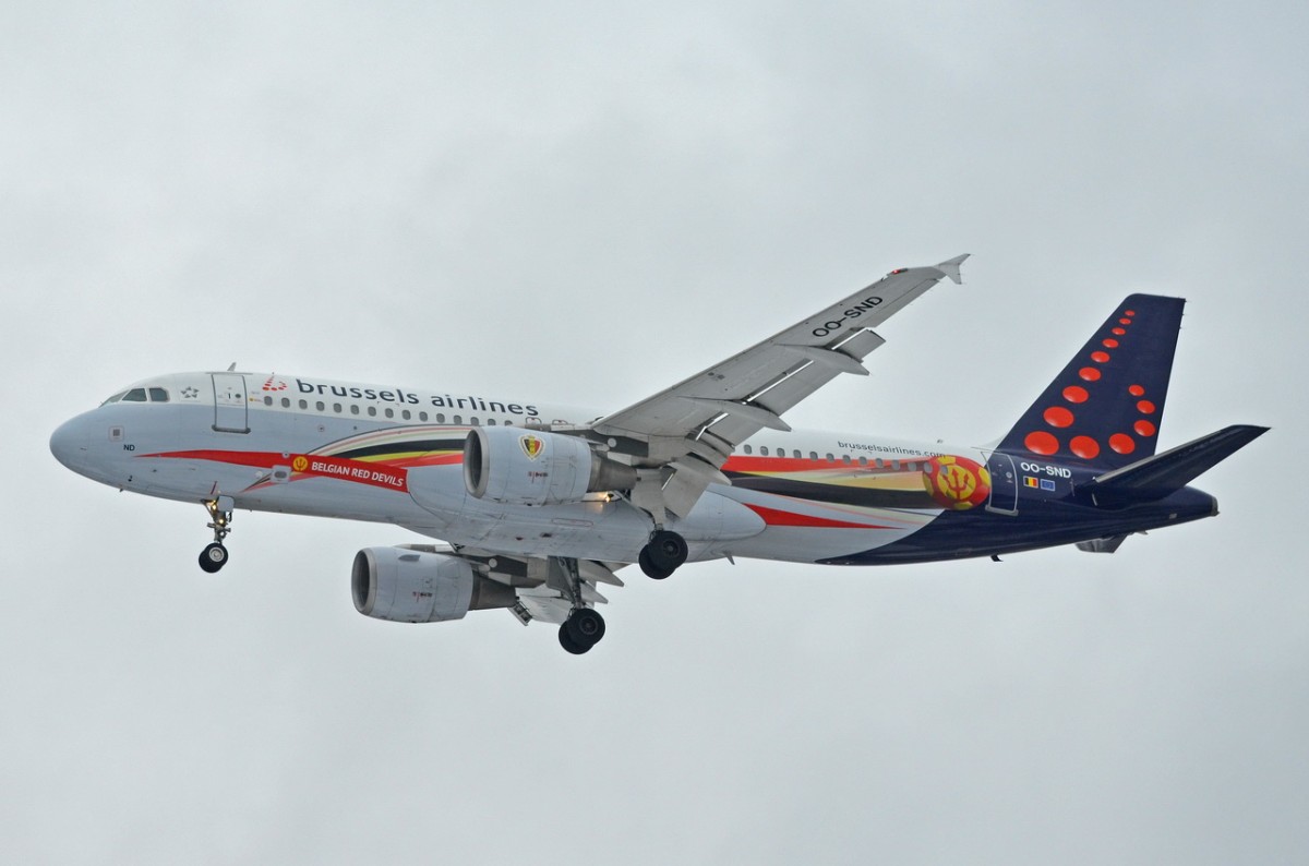 OO-SND Brussels Airlines Airbus A320-214  in Tegel beim Anflug am 04.02.2015