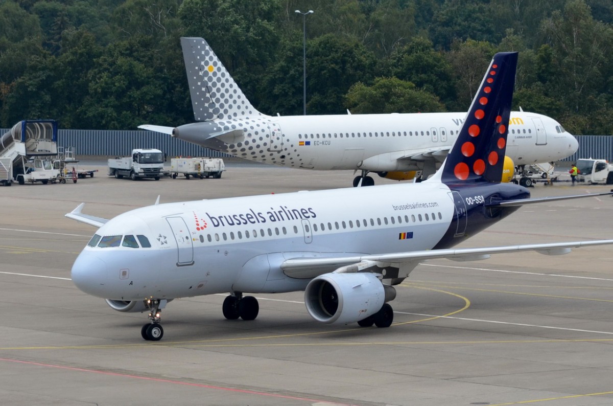 OO-SSA Brussels Airlines Airbus A319-111     am 12.09.2014 in Tegel zum Gate