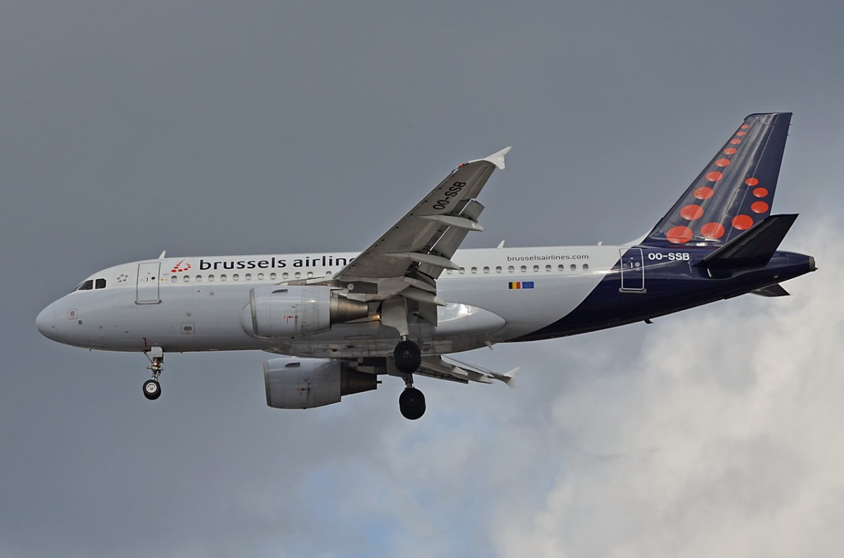 OO-SSB Brussels Airlines Airbus A319-111  in Tegel am 03.03.2015 beim Anflug