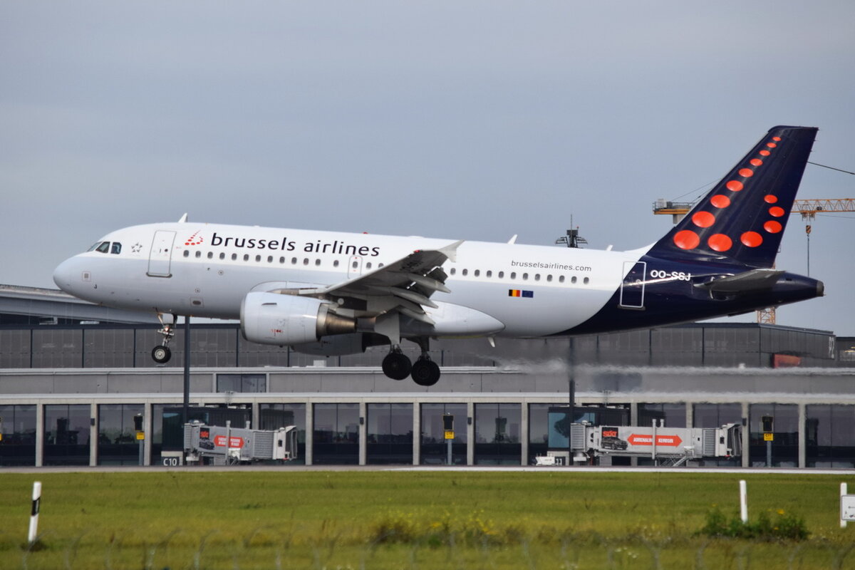 OO-SSJ , Brussels Airlines , Airbus A319-111 , Berlin-Brandenburg  Willy Brandt  , BER , 17.10.2021