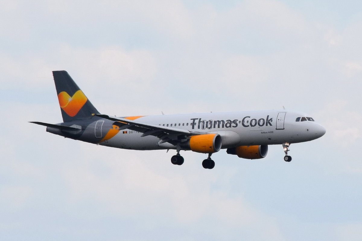 OO-TCW Thomas Cook Airlines Belgium Airbus A320-214  Landeanflug am 01.08.2016 in Frankfurt