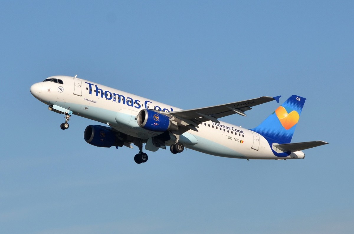 OO-TCX Thomas Cook Airlines Belgium Airbus A320-212  am 05.12.2015 in München gestartet