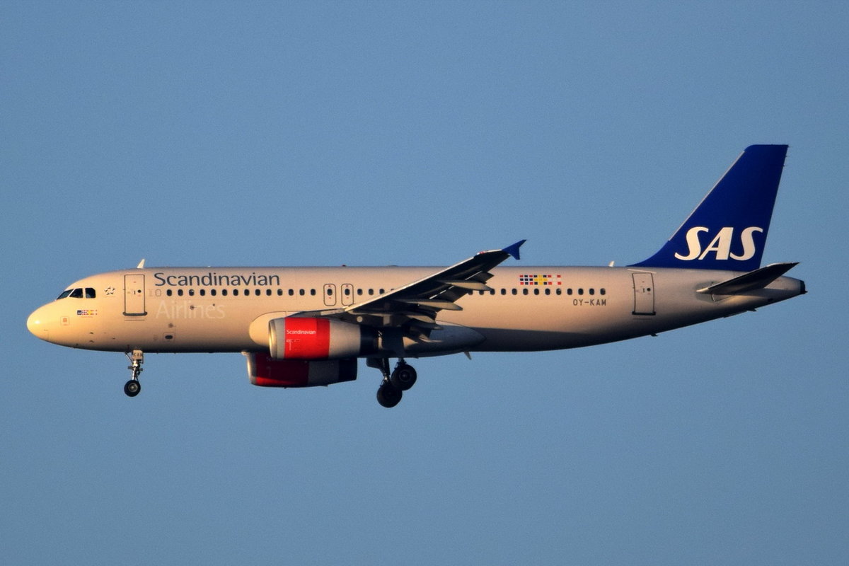 OY-KAM SAS Scandinavian Airlines Airbus A320-232  , FRA , 07.12.2017
