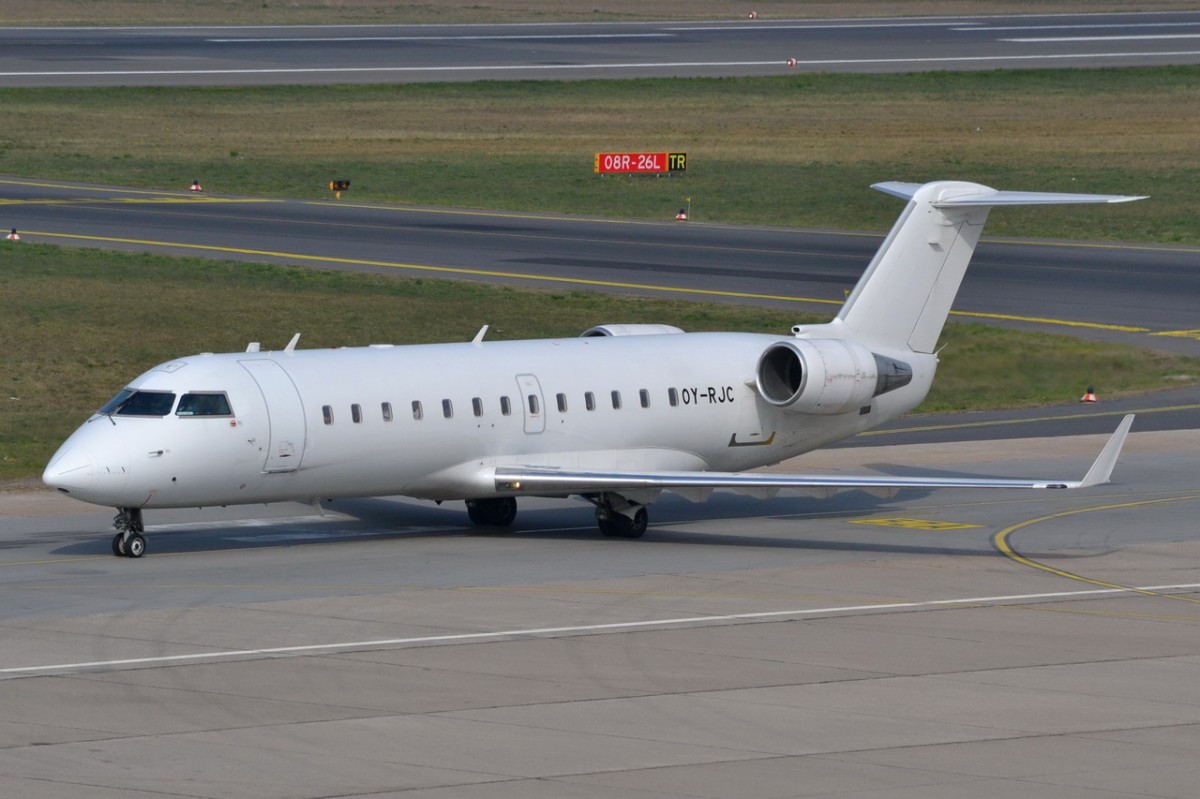 OY-RJC Air Lituanica    Canadair CL-600-2B19 Regional Jet CRJ-200LR   03.04.2014
gelandet in Tegel