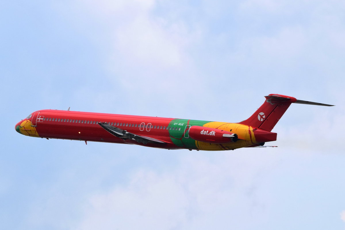 OY-RUE Danish Air Transport (DAT) McDonnell Douglas MD-83  , MUC , 21.06.2017