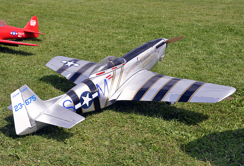 P-51 Mustang Flugmodell auf dem Flugplatz Mggenhausen - 11.08.2013