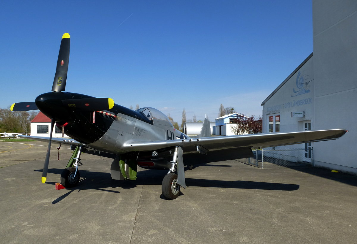 P51 Mustang (N51AB), US-amerikanisches Jagdflugzeug, Flugplatz Bremgarten, April 2016