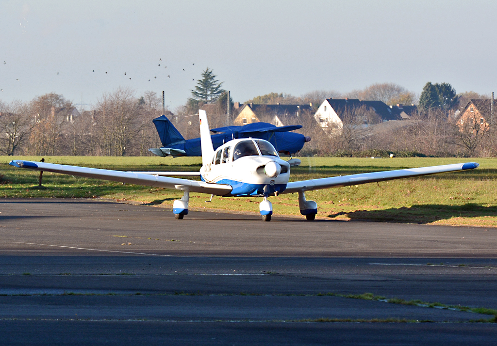 PA 28-181 Archer II, D-EAKP in EDKB - 27.11.2015